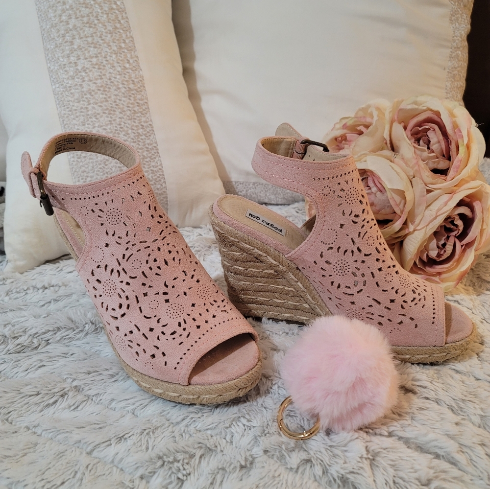 Beautiful Pink Not Rated Sandals size 7 1/2 - Picture 6 of 16